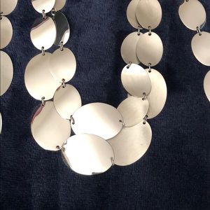 Stunning silver colored necklace & earrings